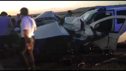 İki Otomobil Çarpıştı: 1 Ölü 4 Yaralı