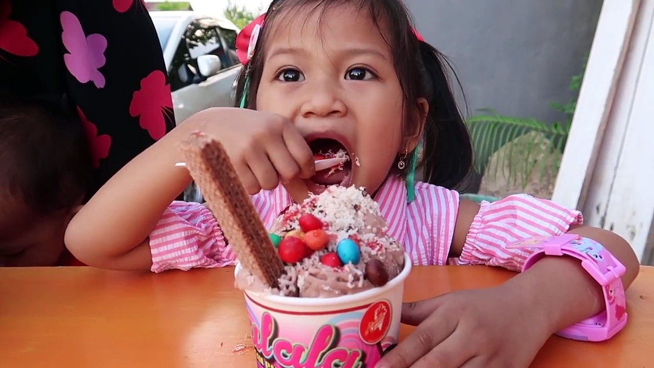 [Icip Icip] Es Krim Rolls Thailand Rasa Coklat & Strawberry