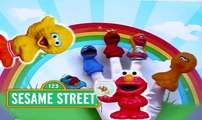 Hooray! SESAME STREET finger puppet TOYS and FINGER FAMILY nursery rhyme song
