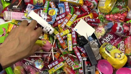 Party in My Tummy A lot of Candy LEARN COLORS with Candy