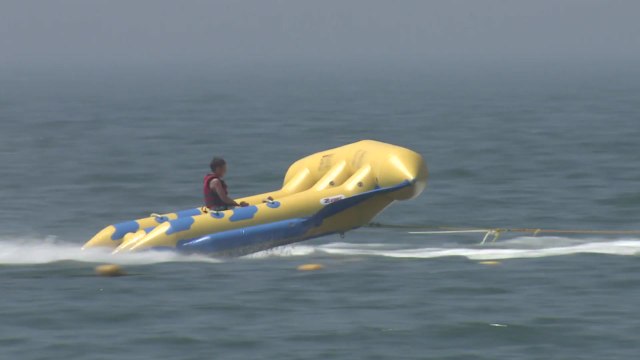 '반갑다 폭염아' 피서객 맞는 해운대해수욕장 / YTN