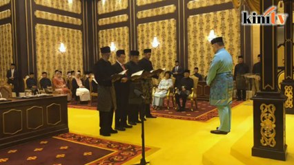 下载视频: LIVE: Majlis angkat sumpah Menteri, Timbalan Menteri di Istana Negara