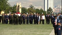 TBMM Başkanı Binali Yıldırım Anıtkabir’i Ziyaret Etti