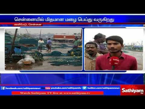 Fishermens not going to sea in Chennai : Parked their boats in safe places