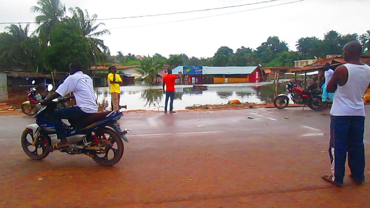 INONDATION DE LA VILLE D'ABOISSO PÄR LA BIA