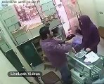 How Clever Woman Theft  Gold from Gold shop in a few Seconds