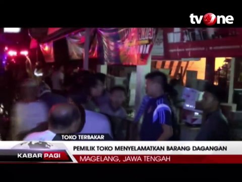 Kebakaran Besar Hanguskan Toko Cat dan Material Bangunan