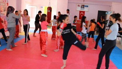 Aşırı kilolu kız kilo problemini 3 yılda spor yaparak çözdü