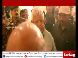 மக்கள் சிங்கத்தை விட பசுவை கண்டுதான் அஞ்சுகின்றனர் - லாலு பிரசாத் யாதவ் விமர்சனம்