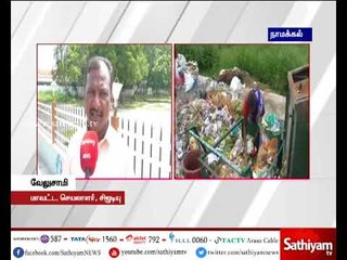 பாதுகாப்பின்றி துப்புரவு பணி செய்யும் பணியாளர்கள்