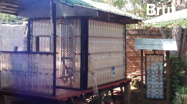 Argentine : une maison construite avec 24 000 bouteilles plastique