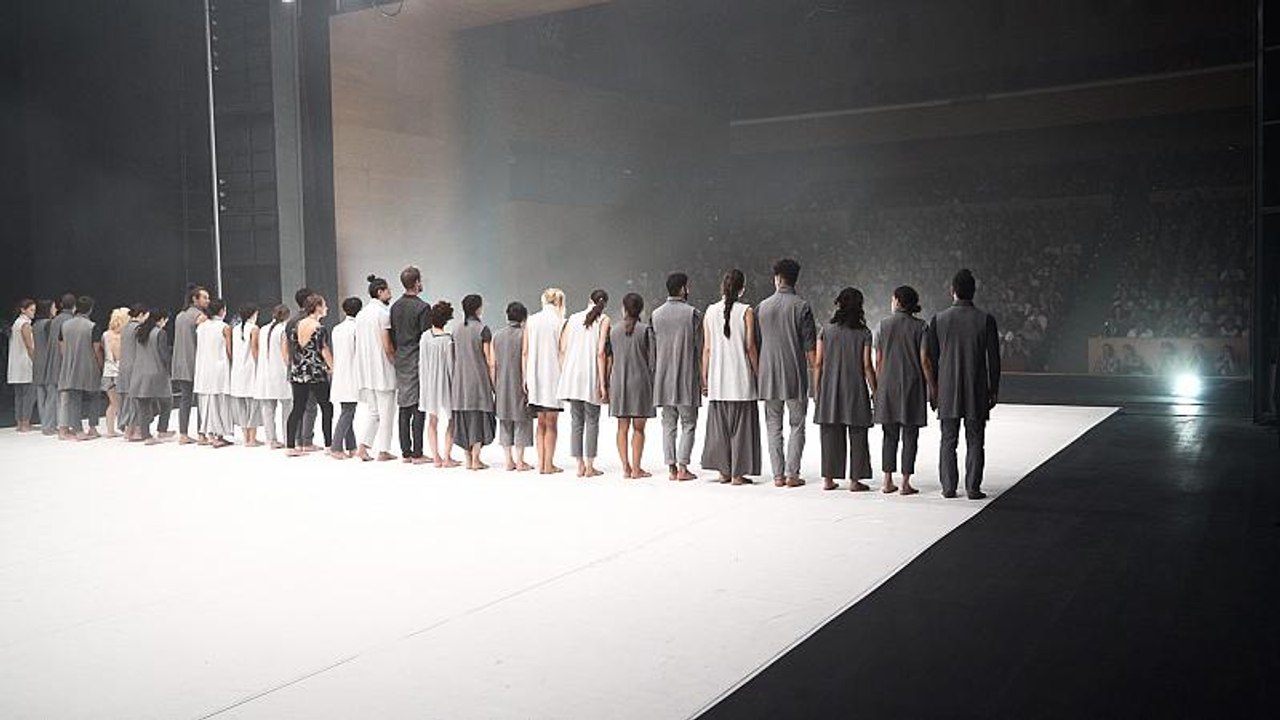 'Ganz nah rangehen' - Tanzfestival in Kalamata