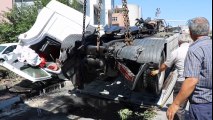 Samsun'da Trafik Kazası, Kontrolden Çıkan Tır Araçların Üzerine Devrildi!