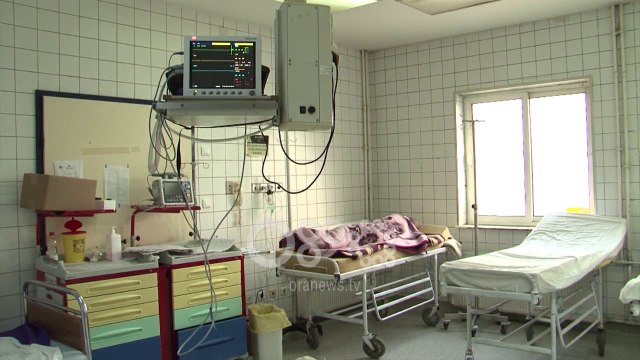 Ora News - Helmimet nga ushqimet, të paktën 10 raste në ditë pranë Urgjencës së Shkodrës