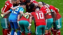 نجم المنتخب المغربي نوردين امرابط يجاور لاعبي منتخب فرنسا في مونديال روسيا