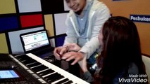 Ayu Tingting Belajar Main Piano