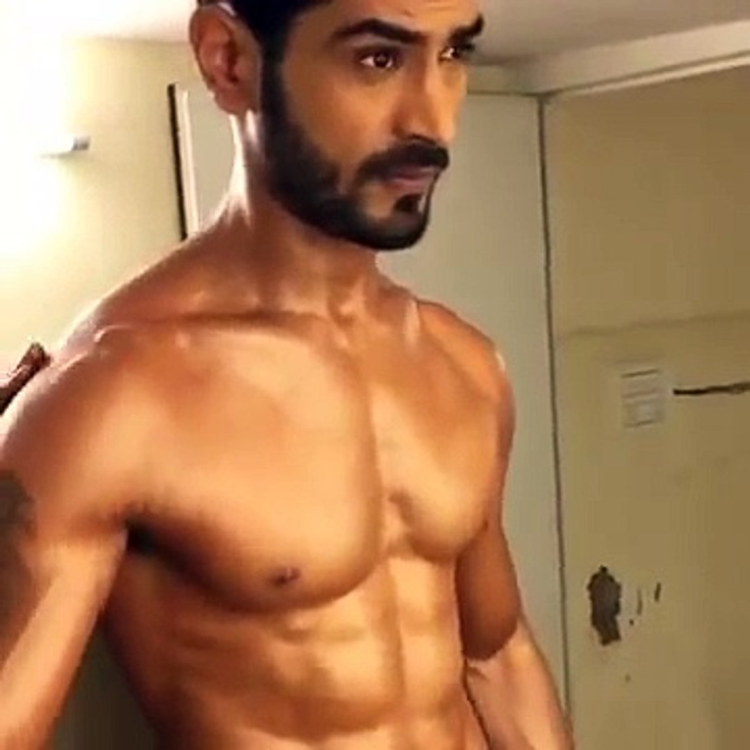 Ankit Bhatia Sexy Body Make-Up!