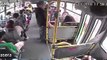 Choc d'un bus en route vu de l'intérieur ! Les passagers se font bouger !