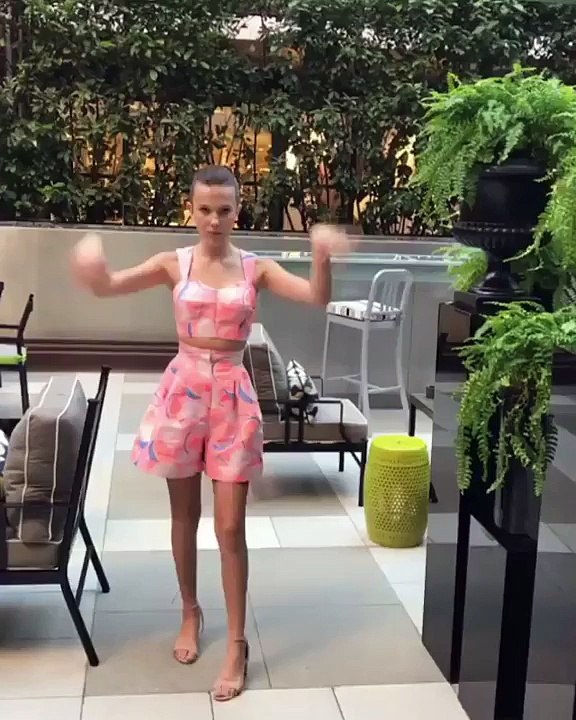 Millie Bobby Brown Eleven Stranger Things Vlog - S1 • E10 | Grey's Anatomy Episode