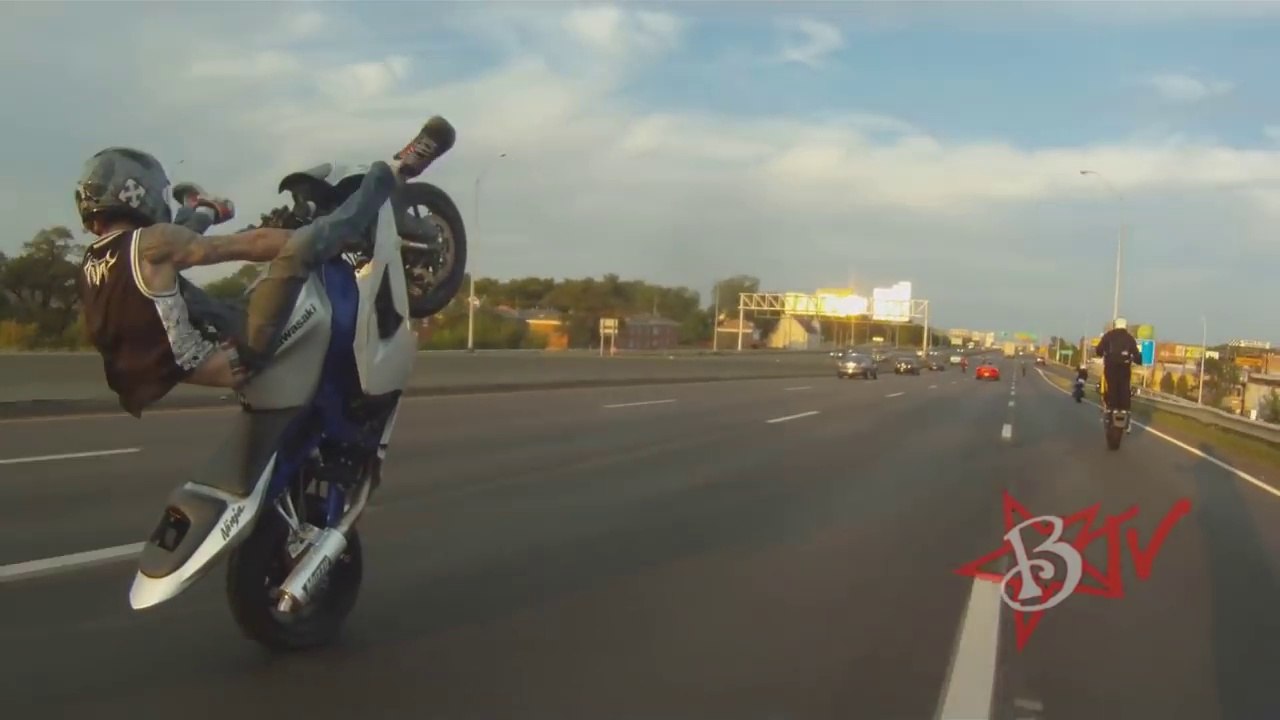 INSANE Illegal Motorcycle STUNTS On Highway LONG WHEELIES Street Bike TRICKS Middle Of The Map Ride