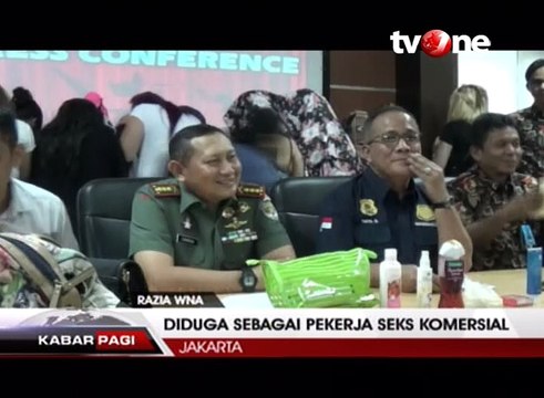 Petugas Imigrasi Amankan 17 WNA Asal Maroko