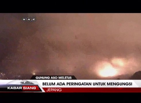 Gunung Aso di Jepang Meletus