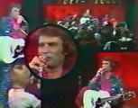 24/12/1976 - Johnny Hallyday & l'Enfant : Une Émission TV Magique pour la Veille de Noël !  Découvrez la Féerie de cette Soirée Inoubliable avec la Légende du Rock !