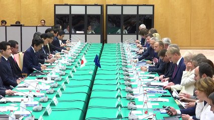 União Europeia e Japão assinam acordo de livre-comércio