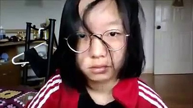 Evde pasaklı bir kızdan güzel bir kıza dönüşen Koreli kız