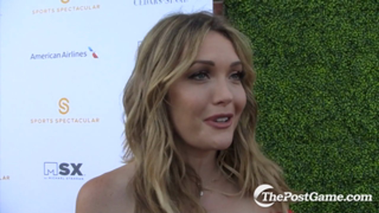Paralympic Snowboarder Amy Purdy Receives Inspirational Award On Special Day