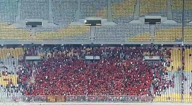 جماهير الأهلى تشعل مدرجات برج العرب بالهتاف قبل لقاء فريقهم أمام بطل بتسوانا