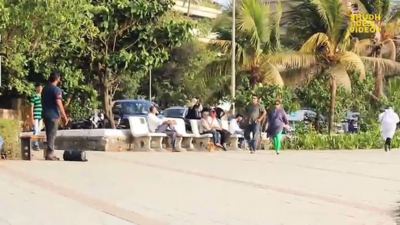 Jalals Public Bomb Prank In Mumbai _ Shudh Desi Vi