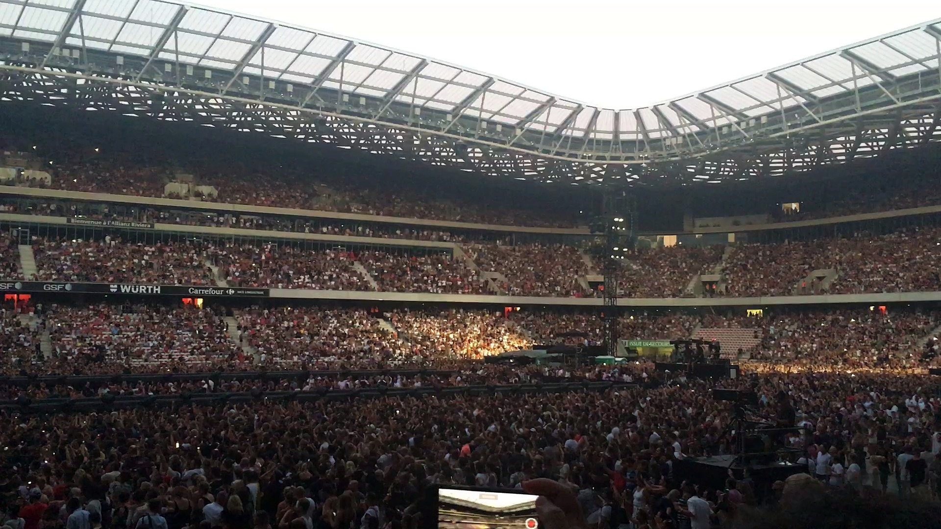 Beyonce Et Jay Z Mettent Le Feu A L Allianz Riviera De Nice Video Dailymotion