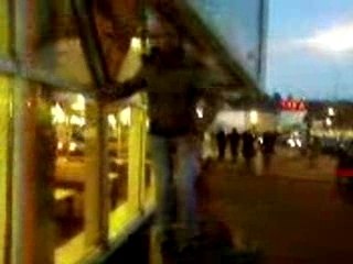 Clowey. entrain de .. euh elle fait quoi Clowey.?