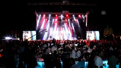 İngiliz sanatçı Anne Marie Antalya'da konser verdi