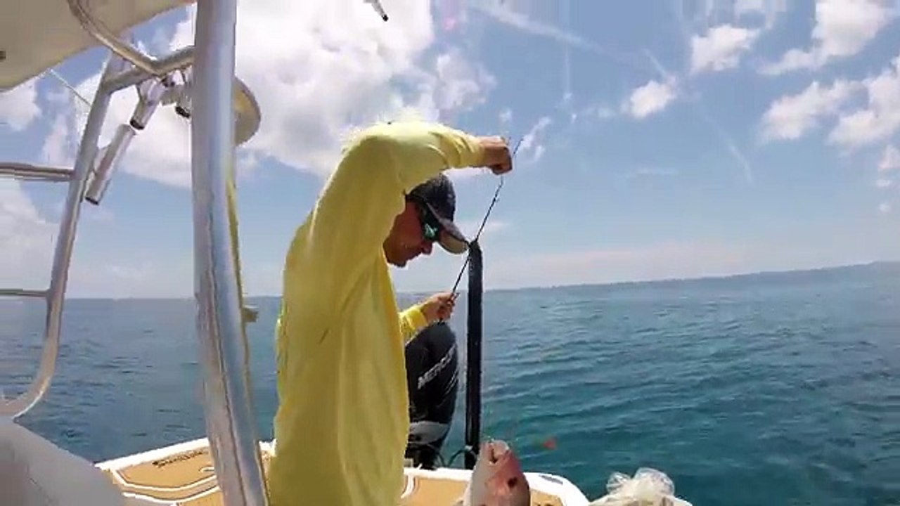 OFFSHORE FISHING in the Gulf- Mackerel, Grouper, Snapper & Kingfish!