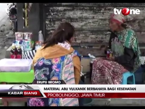 Semburan Abu Vulkanik Gunung Bromo Guyur Permukiman Warga