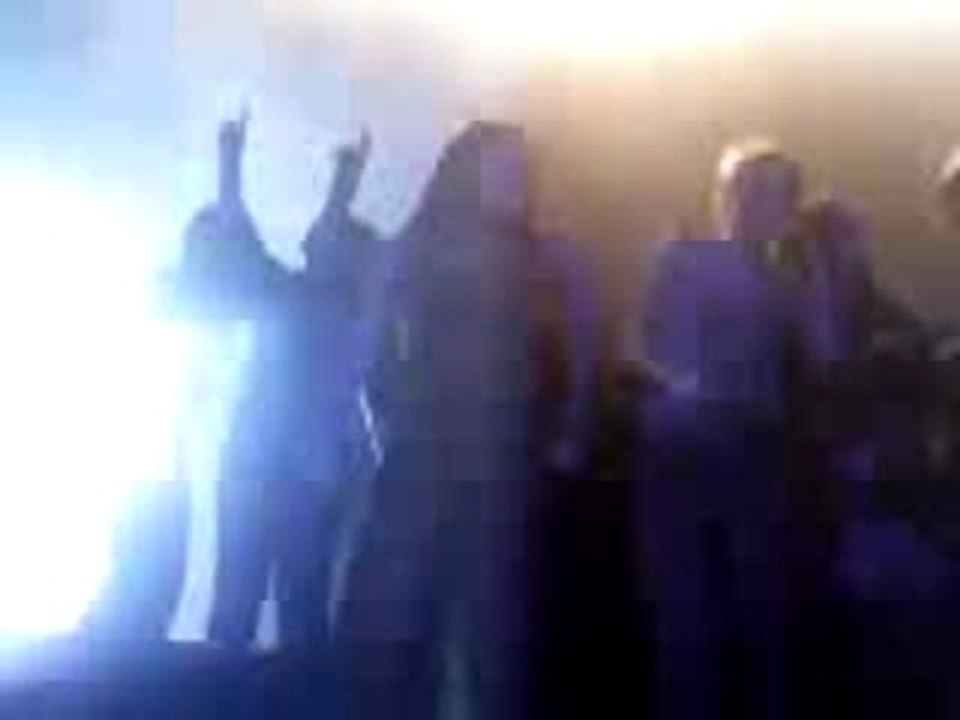 TTC - Girlfriend (live)