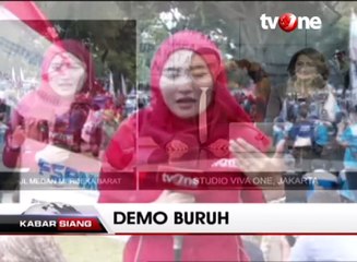 Demo Ribuan Buruh Tuntut Kenaikan Upah Minimum Jakarta