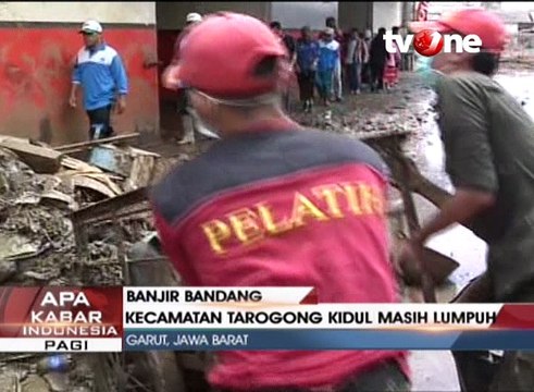Pasca Banjir Bandang Warga Masih Sulit Bersihkan Sisa Lumpur