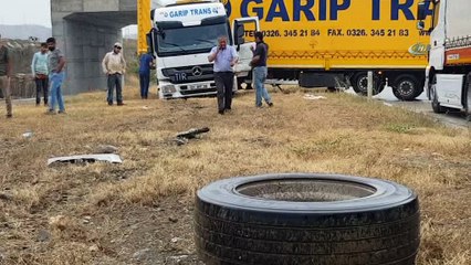 Tosya’da tır refüje çıktı: 1 yaralı