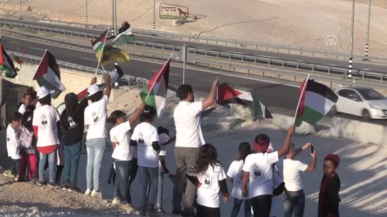 Filistinli Genç Kadından "Han El-Ahmer Bizim Kalacak" Mesajı