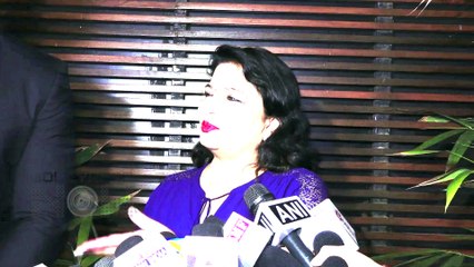 Madhu Chopra Gets ANGRY On A Reporter Over Nick Jonas Priyanka Chopra Affair