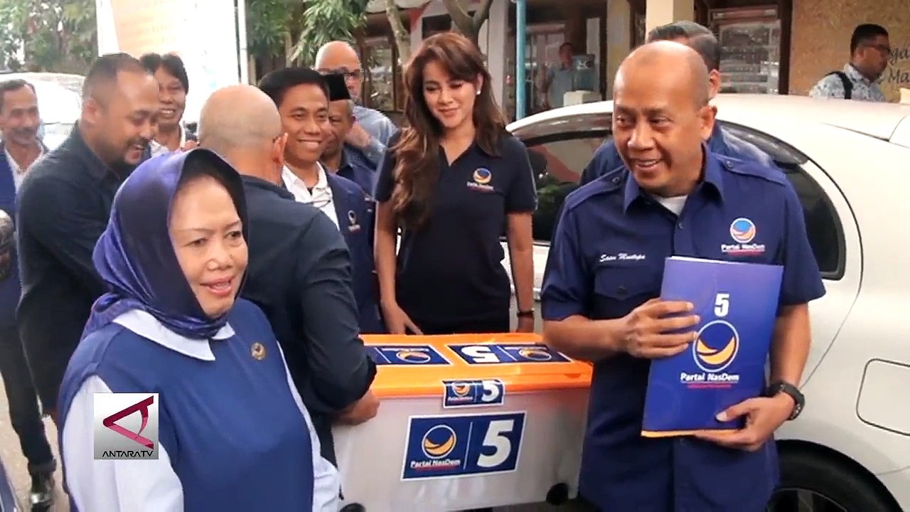 Olla Ramlan daftarkan diri sebagai Caleg