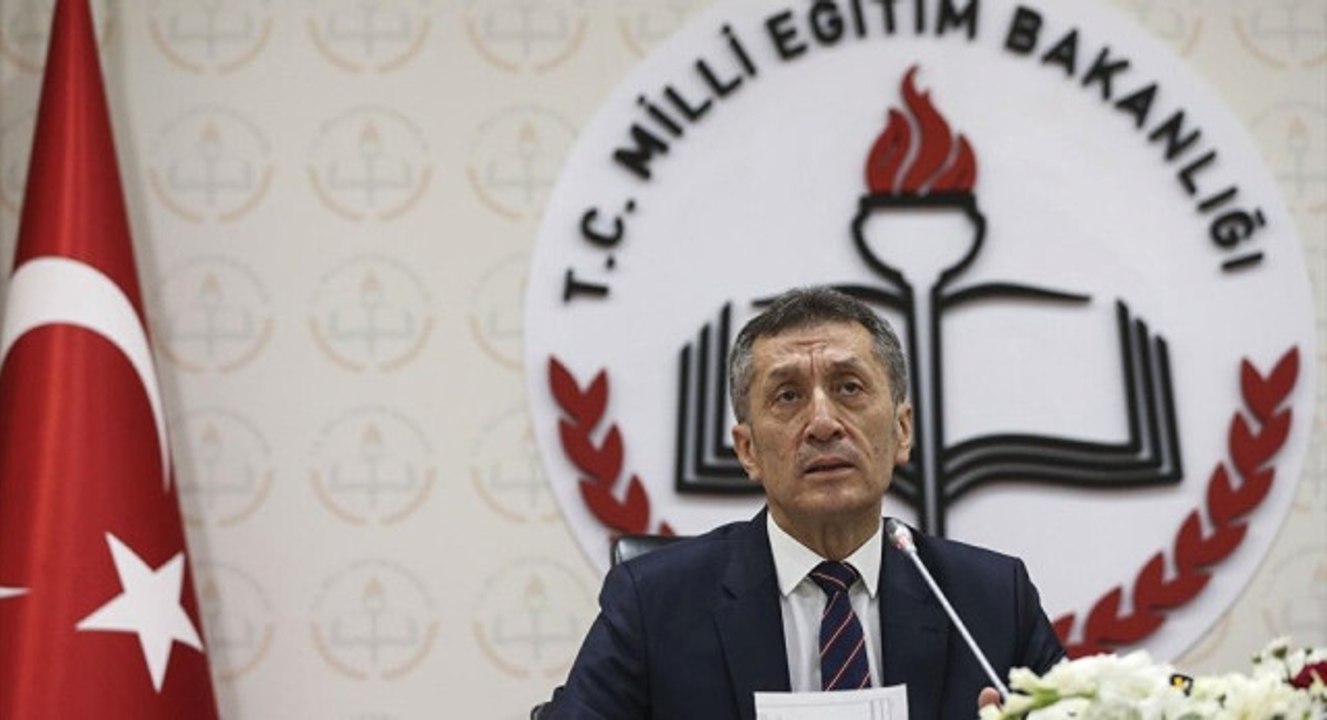 Bakan Ziya Selçuk "Böyle Sistem Olmaz" Deyip Liseye Giriş Sistemi için Düğmeye Bastı