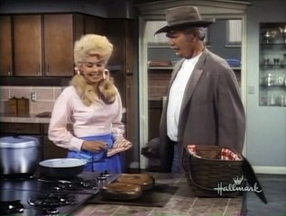 The Beverly Hillbillies - 9x05 - Don't Marry A Frogman