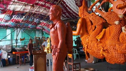 Waxwork tribute to hero diver killed in Thai cave