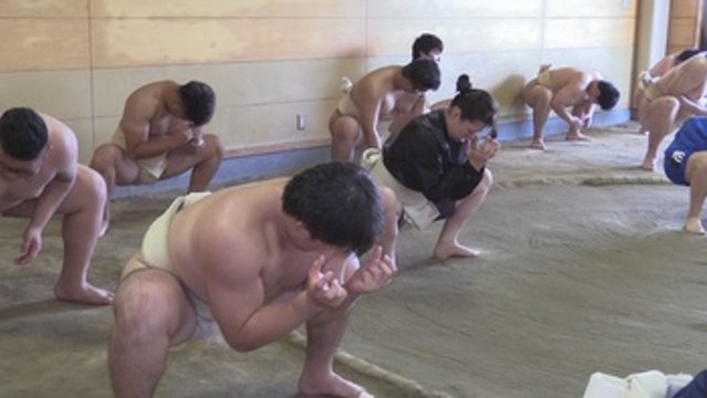Deportistas japonesas luchan por encontrar su hueco en el sumo profesional