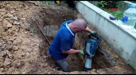 Rizeli, hilti ile mezar kazdı!