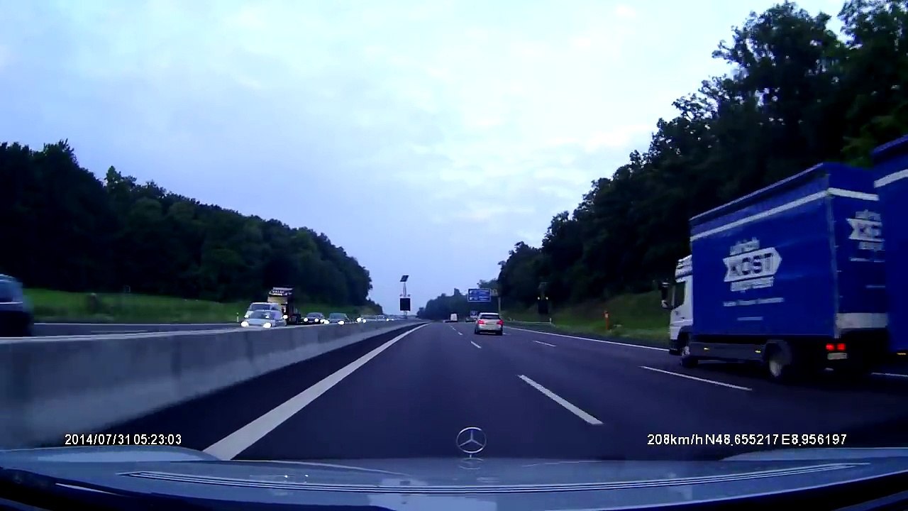 A 240 km/h sur l'autoroute, il pile de justesse pour éviter un accident